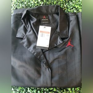 NWT Woman’s JORDAN (HER)ITAGE TOP - BLACK / GYM RED